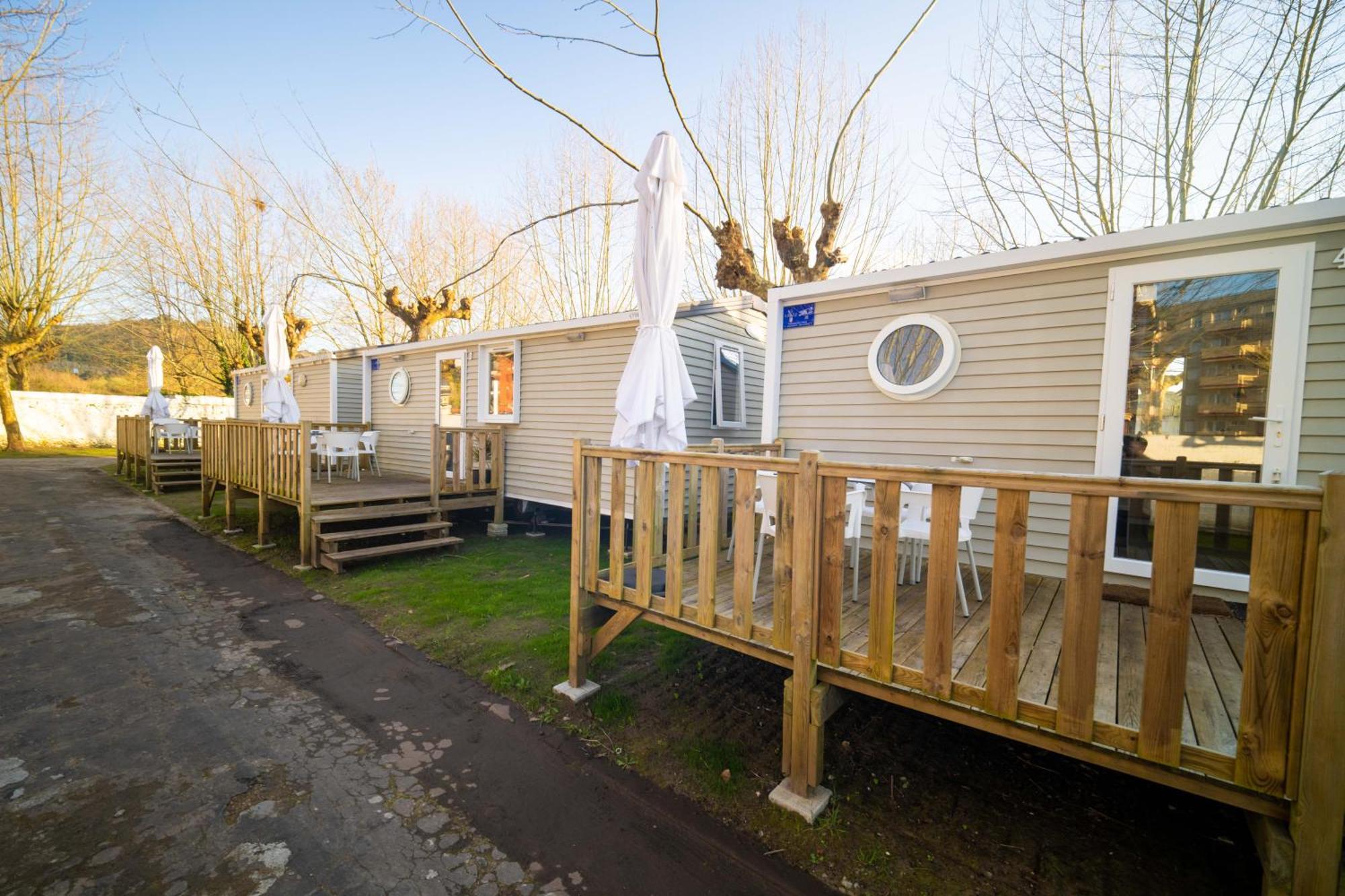 Alojamiento - Bungalows En El Centro De Laredo A 200 M De La Playa Esterno foto
